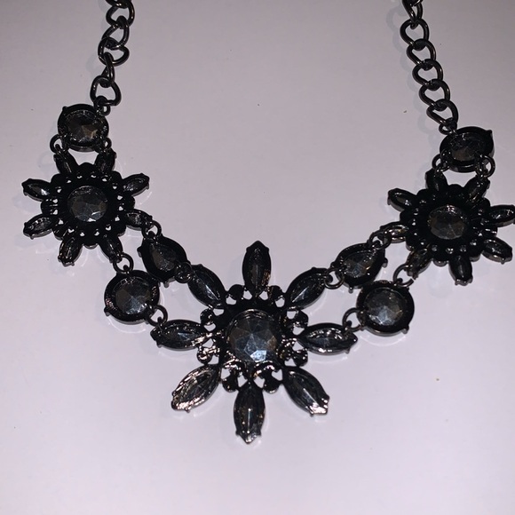 Beautiful Evening Necklace 18 inch plus 3 inch extender added - Picture 5 of 5